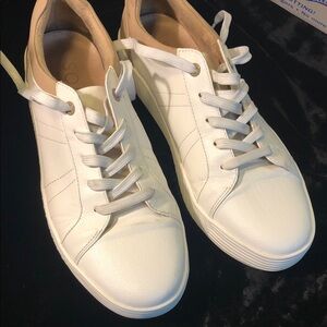 Soul women’s Neela sneakers 9.5 like new